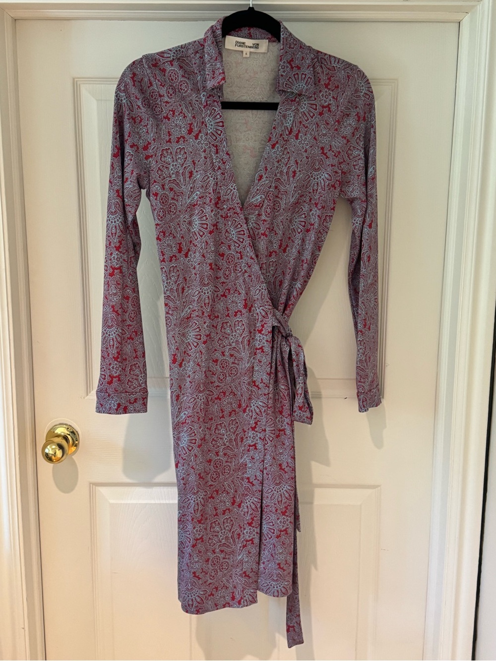 RARE DVF Diane Von Furstenberg 100% Silk Collar Wrap Dress in Blue & Red Paisley